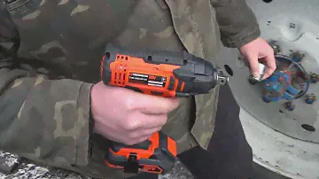 Огляд і тест ГАЙКОВЕРТ УДАРНИЙ АКУМУЛЯТОРНИЙ TEKHMANN TIW-300/I20 KIT
