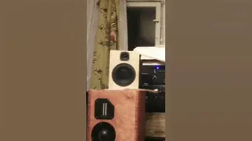 сравнение звучания двух пар акустики